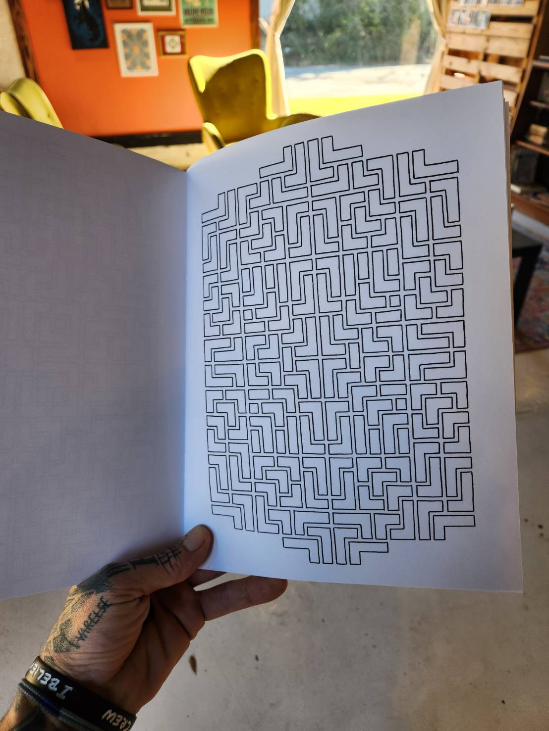 dots & lines - a coloring book